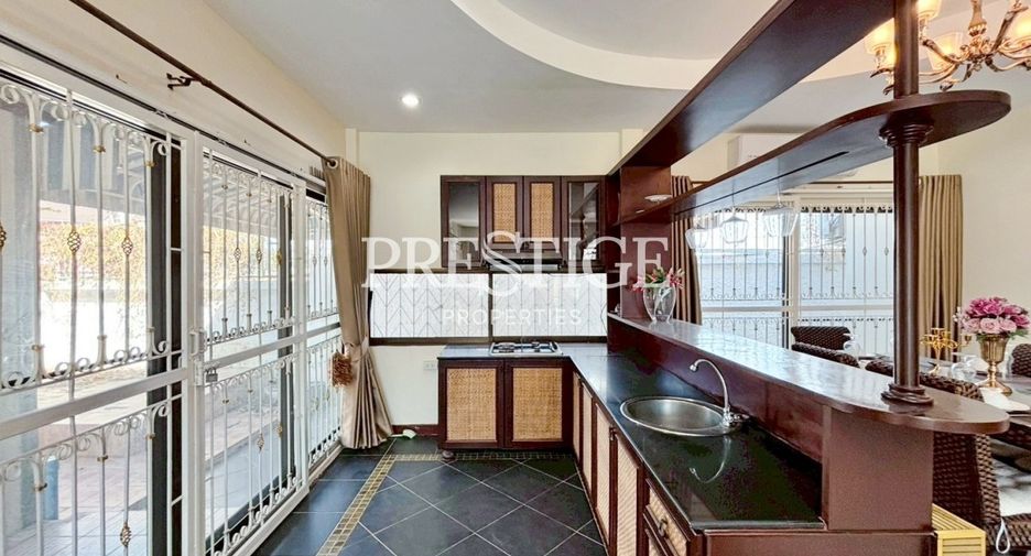 For sale and for rent 3 bedrooms house in Bang Lamung, Chonburi