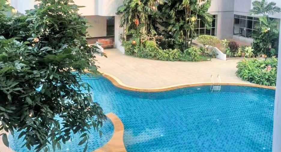 For rent 2 bedrooms condo in Watthana, Bangkok