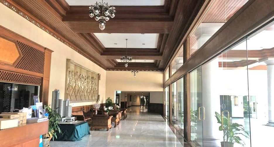 For rent 2 bedrooms condo in Watthana, Bangkok