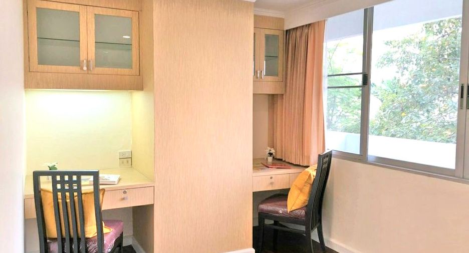 For rent 2 bedrooms condo in Watthana, Bangkok