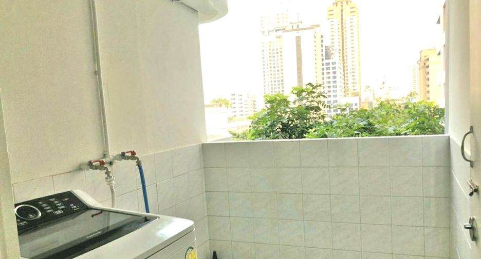For rent 2 bedrooms condo in Watthana, Bangkok