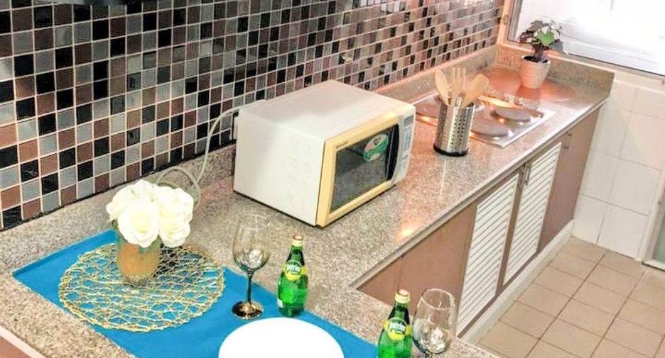 For rent 2 bedrooms condo in Watthana, Bangkok