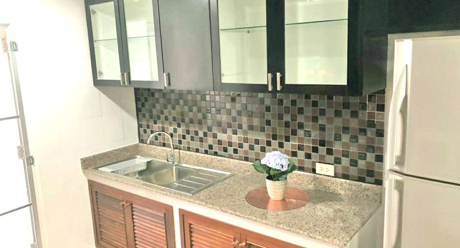 For rent 2 bedrooms condo in Watthana, Bangkok