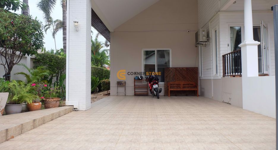 À louer 3 chambres maison à Bang Lamung, Chonburi