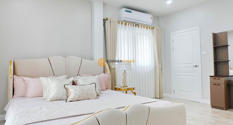 For sale 4 bedrooms house in Bang Lamung, Chonburi