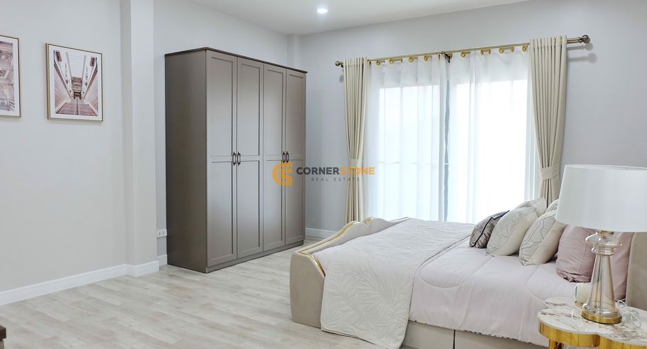 For sale 4 bedrooms house in Bang Lamung, Chonburi