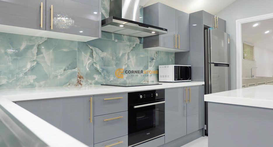 For sale 4 bedrooms house in Bang Lamung, Chonburi