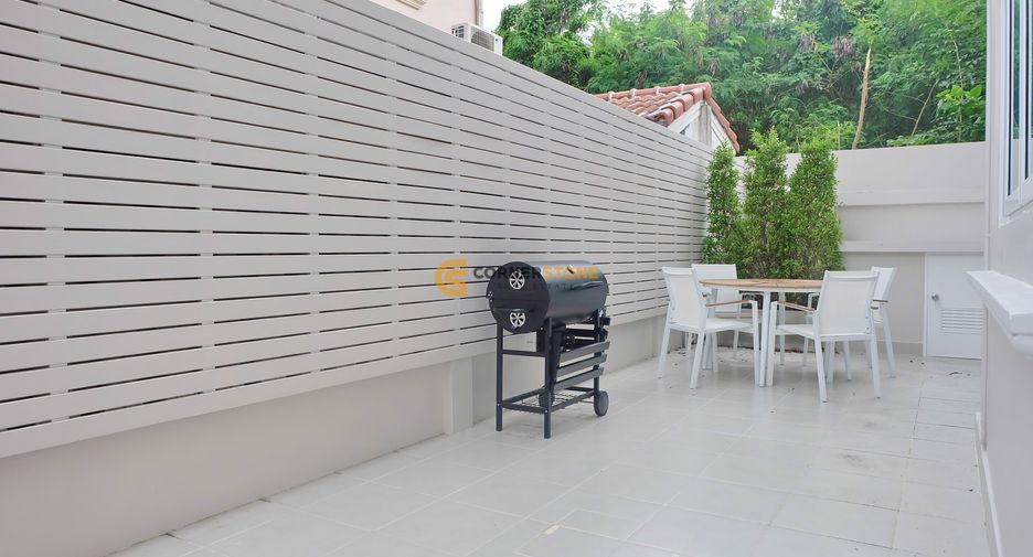 For sale 4 bedrooms house in Bang Lamung, Chonburi