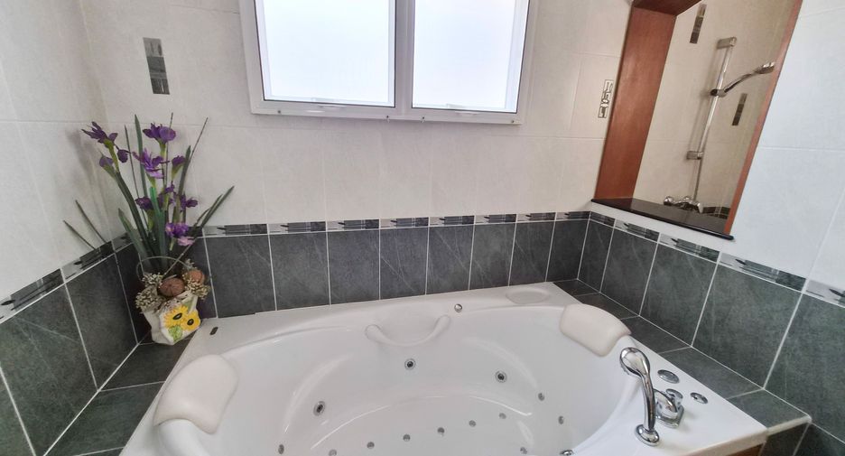 Casa en venta de 3 habitaciones en Bang Lamung, Chonburi