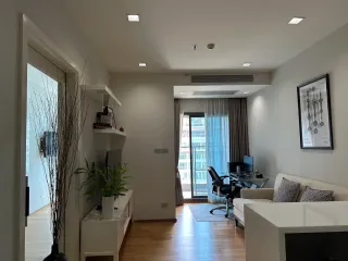 Condo en alquiler de 1 habitaciones en Khlong Toei, Bangkok