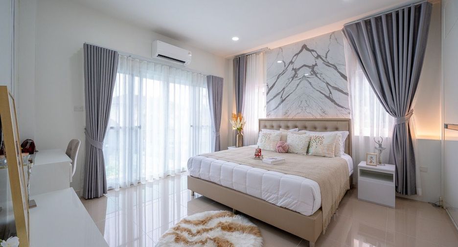 For sale 4 bedrooms house in East Pattaya, Pattaya