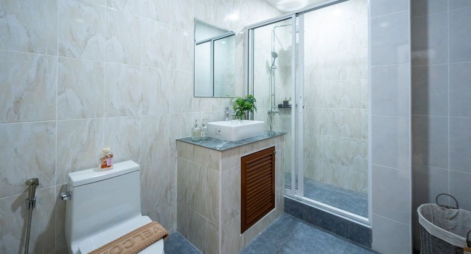 For sale 4 bedrooms house in East Pattaya, Pattaya