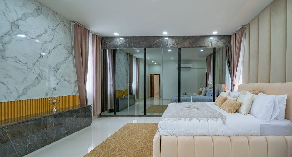 For sale 4 bedrooms house in East Pattaya, Pattaya
