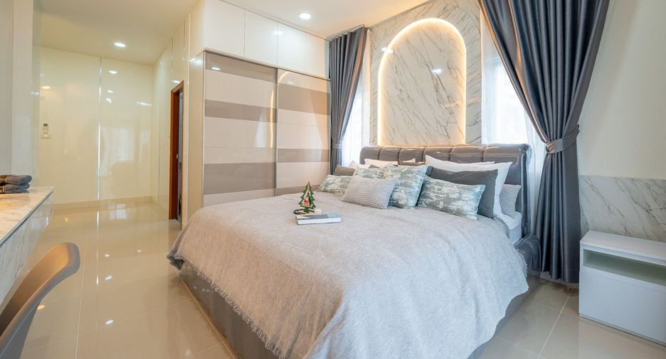For sale 4 bedrooms house in East Pattaya, Pattaya
