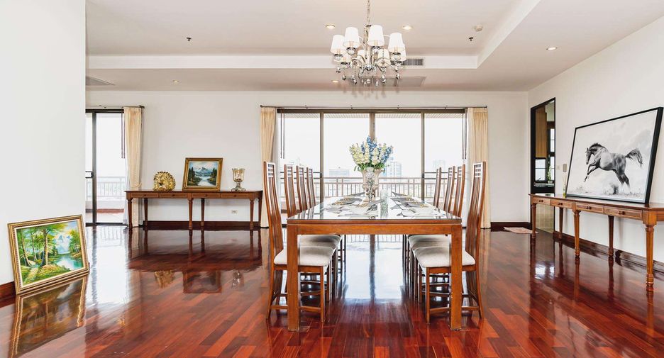 Condo en alquiler de 4 habitaciones en Sathon, Bangkok