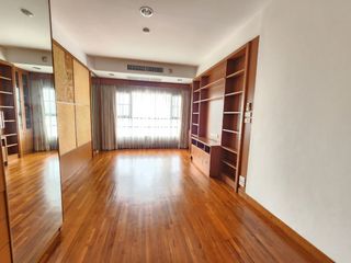 For rent 3 bedrooms condo in Yan Nawa, Bangkok