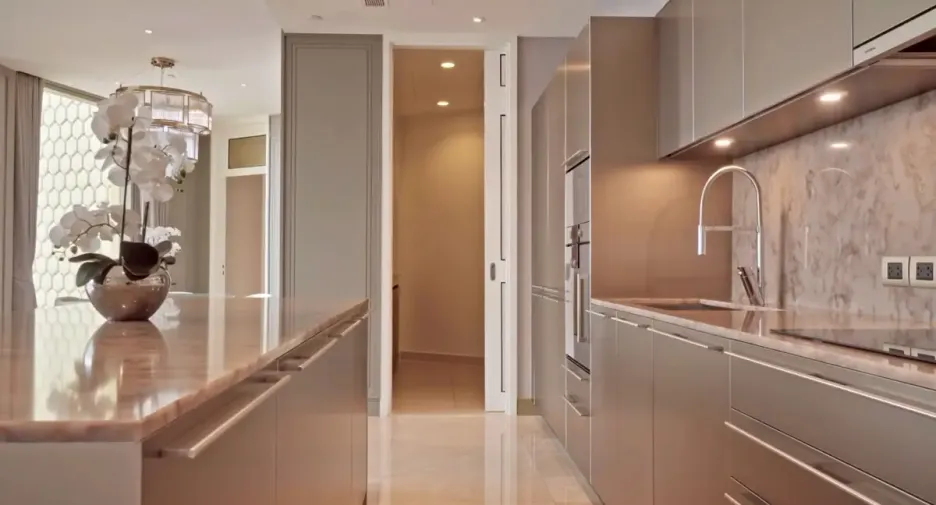 For rent and for sale 6 bedrooms condo in Khlong San, Bangkok