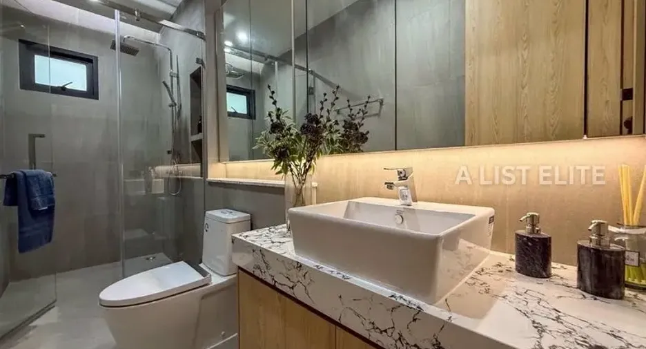 Casa en alquiler de 4 habitaciones en Bang Lamung, Chonburi