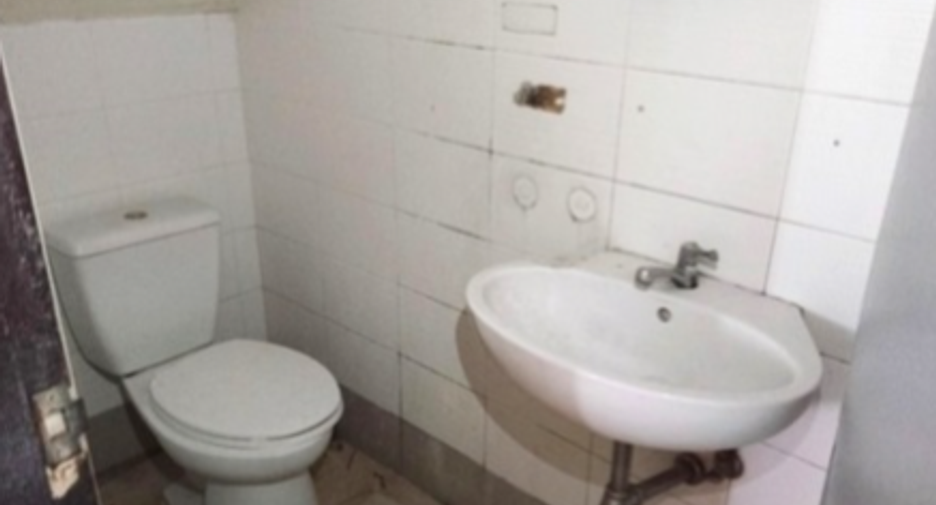 For sale 4 bedrooms townhouse in East Pattaya, Pattaya