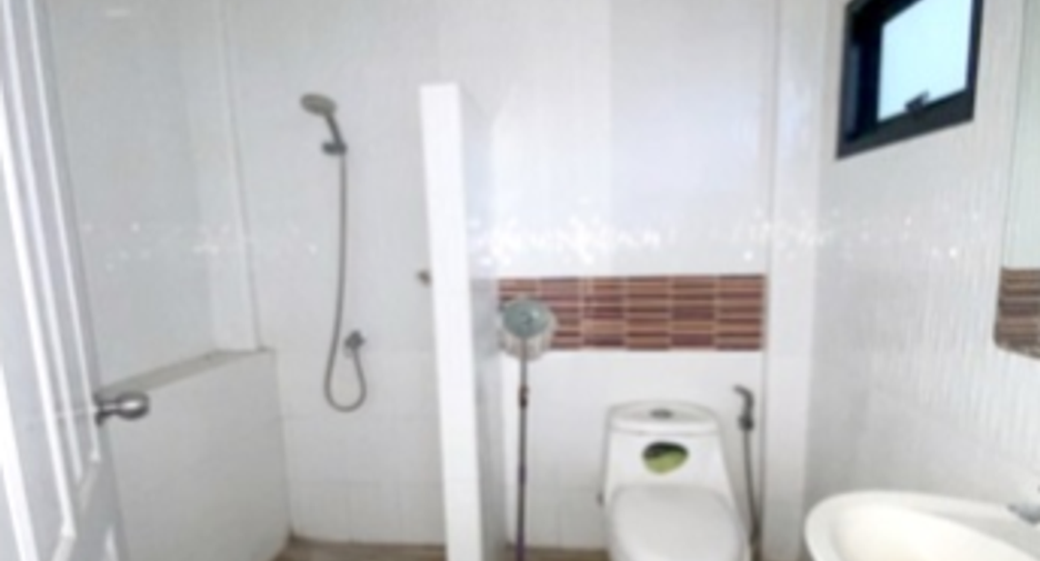 For sale 3 ベッドルーム townhouse in Si Racha, Chonburi