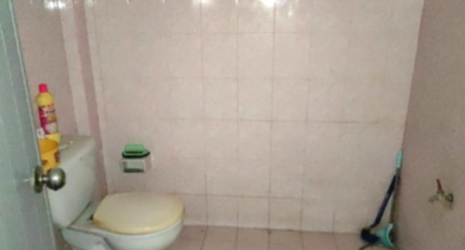 Casa en venta de 2 habitaciones en Si Racha, Chonburi