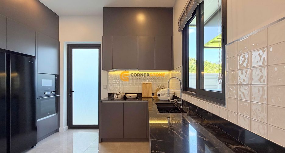 Haus zum Kauf mit 5 Zimmer in Bang Lamung, Chonburi