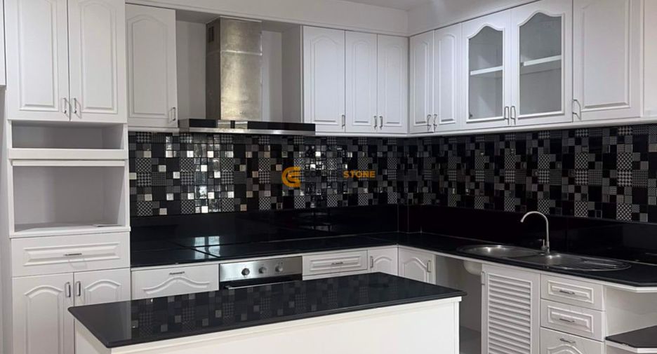 For rent and for sale 6 bedrooms house in Jomtien, Pattaya