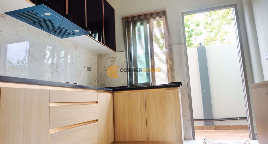 For sale 4 ベッドルーム house in Bang Lamung, Chonburi