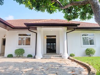 Haus zur Miete und zum Kauf mit 5 Zimmer in Bang Lamung, Chonburi