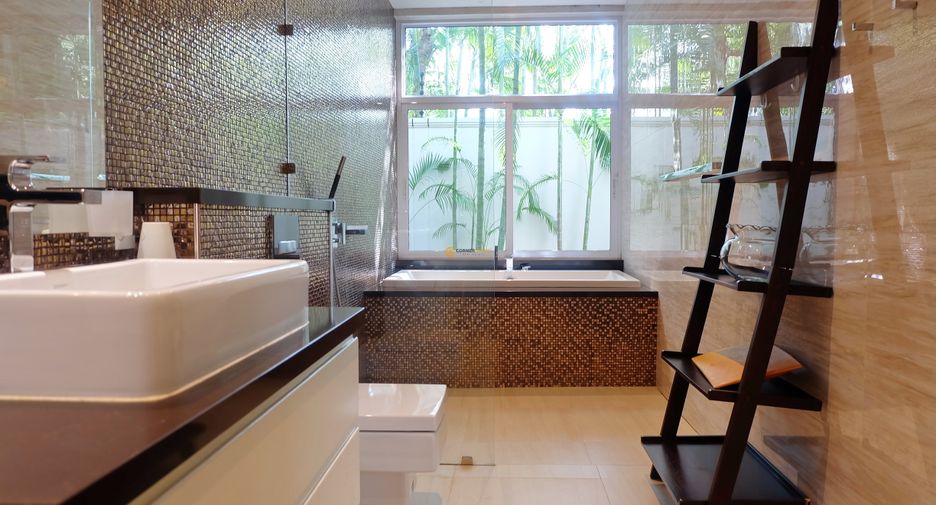 For rent and for sale 3 bedrooms house in Bang Lamung, Chonburi