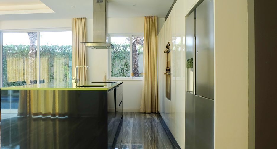 For rent and for sale 3 bedrooms house in Bang Lamung, Chonburi
