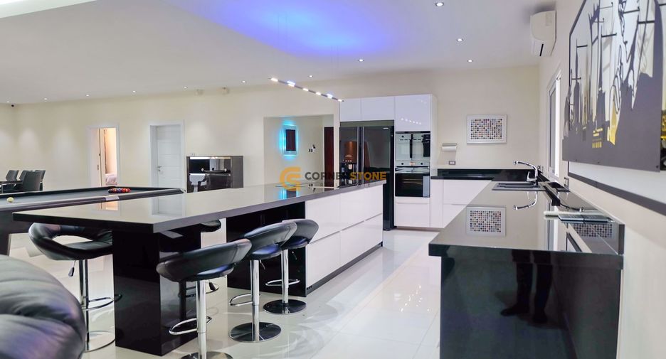 For sale 4 bedrooms house in Bang Lamung, Chonburi