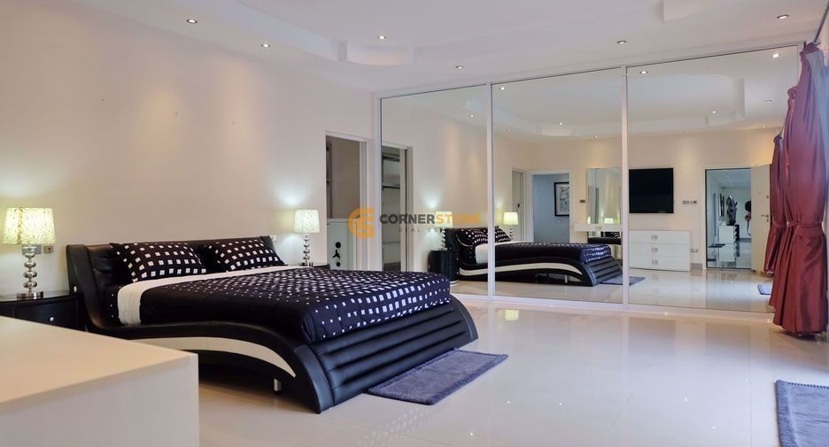 For sale 4 bedrooms house in Bang Lamung, Chonburi