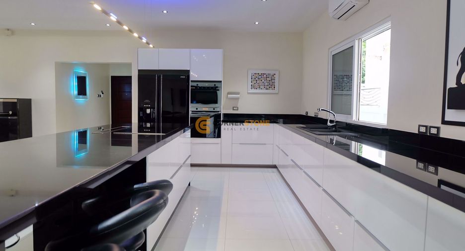 For sale 4 bedrooms house in Bang Lamung, Chonburi