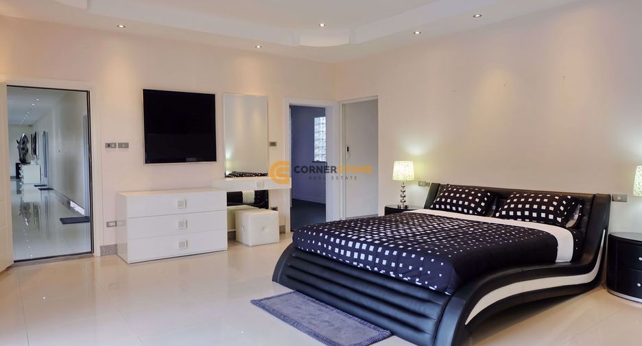 For sale 4 bedrooms house in Bang Lamung, Chonburi