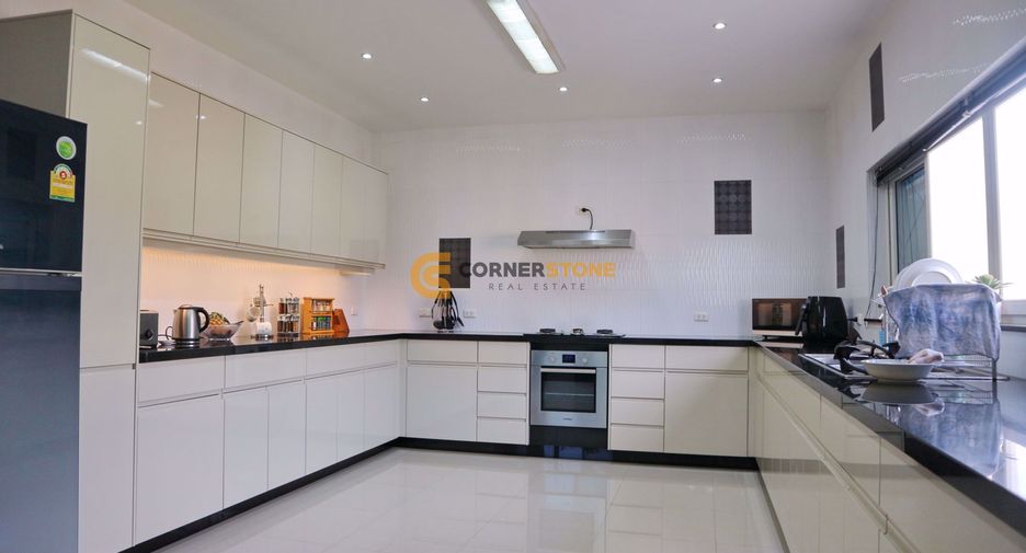 For sale 4 bedrooms house in Bang Lamung, Chonburi
