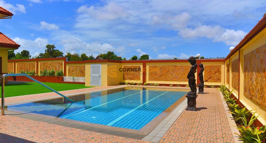 For sale 4 bedrooms house in Bang Lamung, Chonburi