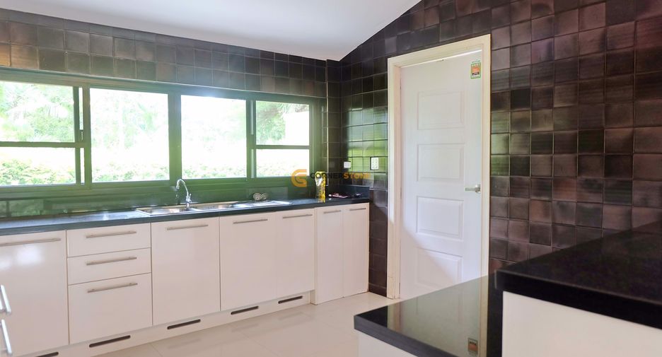 For sale 3 bedrooms house in Bang Lamung, Chonburi