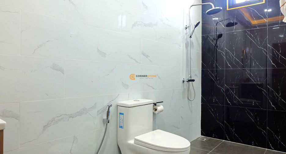 For rent and for sale 4 bedrooms house in Bang Lamung, Chonburi