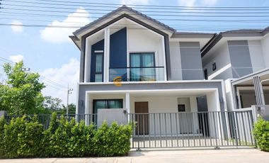 Haus zur Miete und zum Kauf mit 3 Zimmer in Bang Lamung, Chonburi