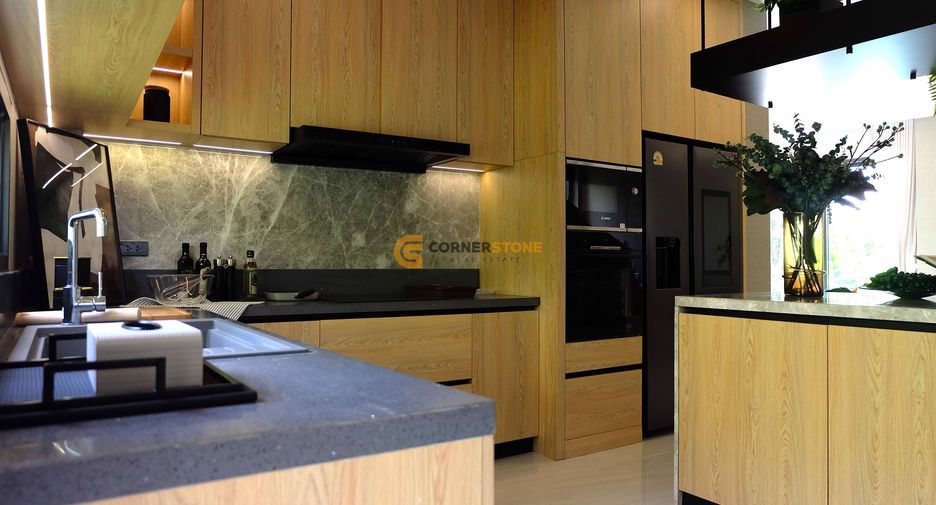 Haus zum Kauf mit 4 Zimmer in Bang Lamung, Chonburi