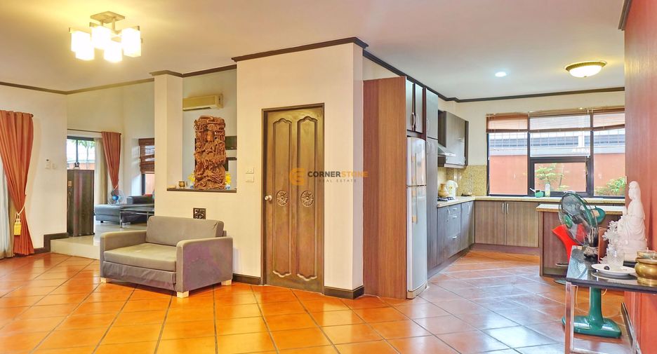 Casa en alquiler y en venta de 3 habitaciones en Bang Lamung, Chonburi