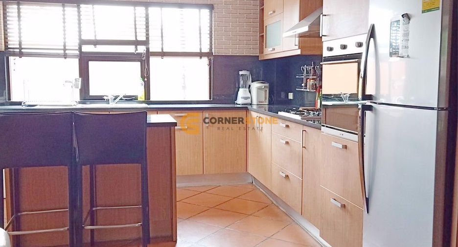 For rent and for sale 4 bedrooms house in Bang Lamung, Chonburi