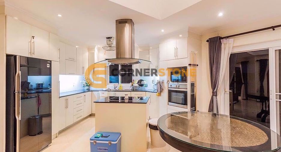 For rent and for sale 3 bedrooms house in Bang Lamung, Chonburi