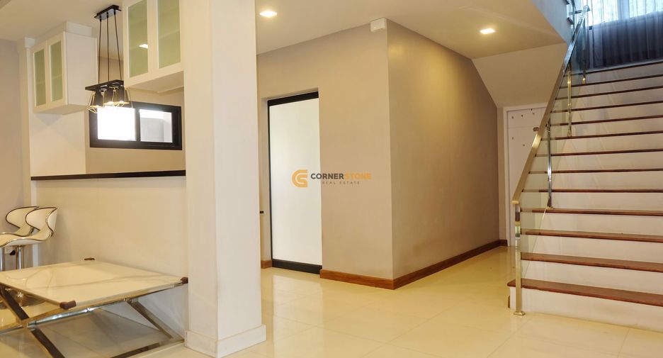 For rent そして for sale 3 ベッドルーム house in East Pattaya, Pattaya