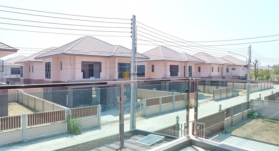 For rent そして for sale 3 ベッドルーム house in East Pattaya, Pattaya