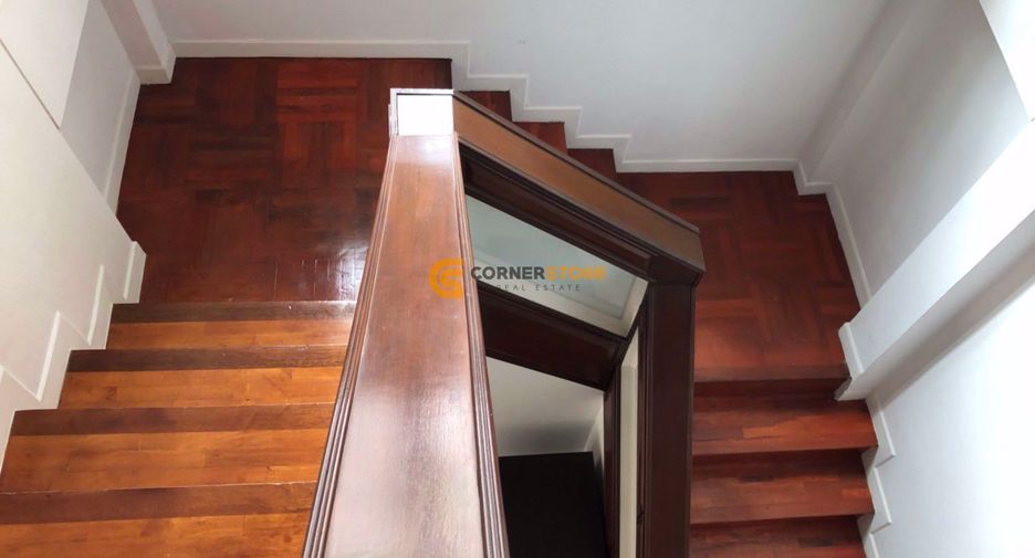 For rent and for sale 4 bedrooms house in Bang Lamung, Chonburi