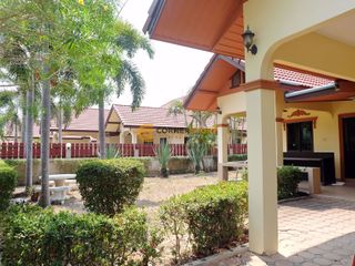 Haus zur Miete und zum Kauf mit 3 Zimmer in Bang Lamung, Chonburi