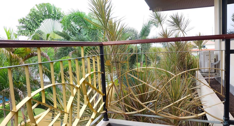 For rent and for sale 5 bedrooms house in Bang Lamung, Chonburi