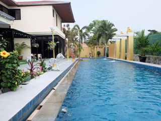 For rent and for sale 5 bedrooms house in Bang Lamung, Chonburi
